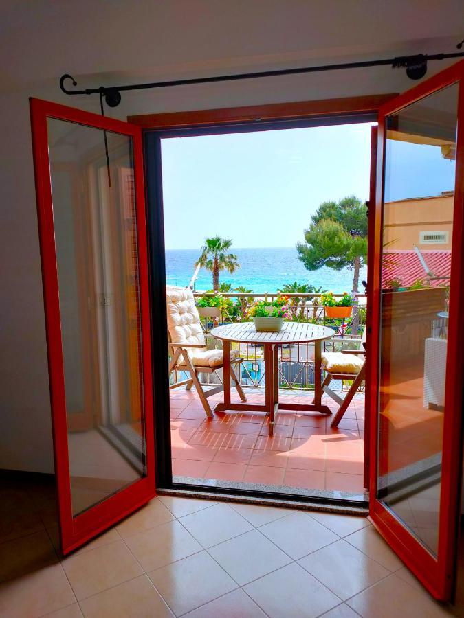 Апартаменты Taormina By The Sea Маццео Экстерьер фото