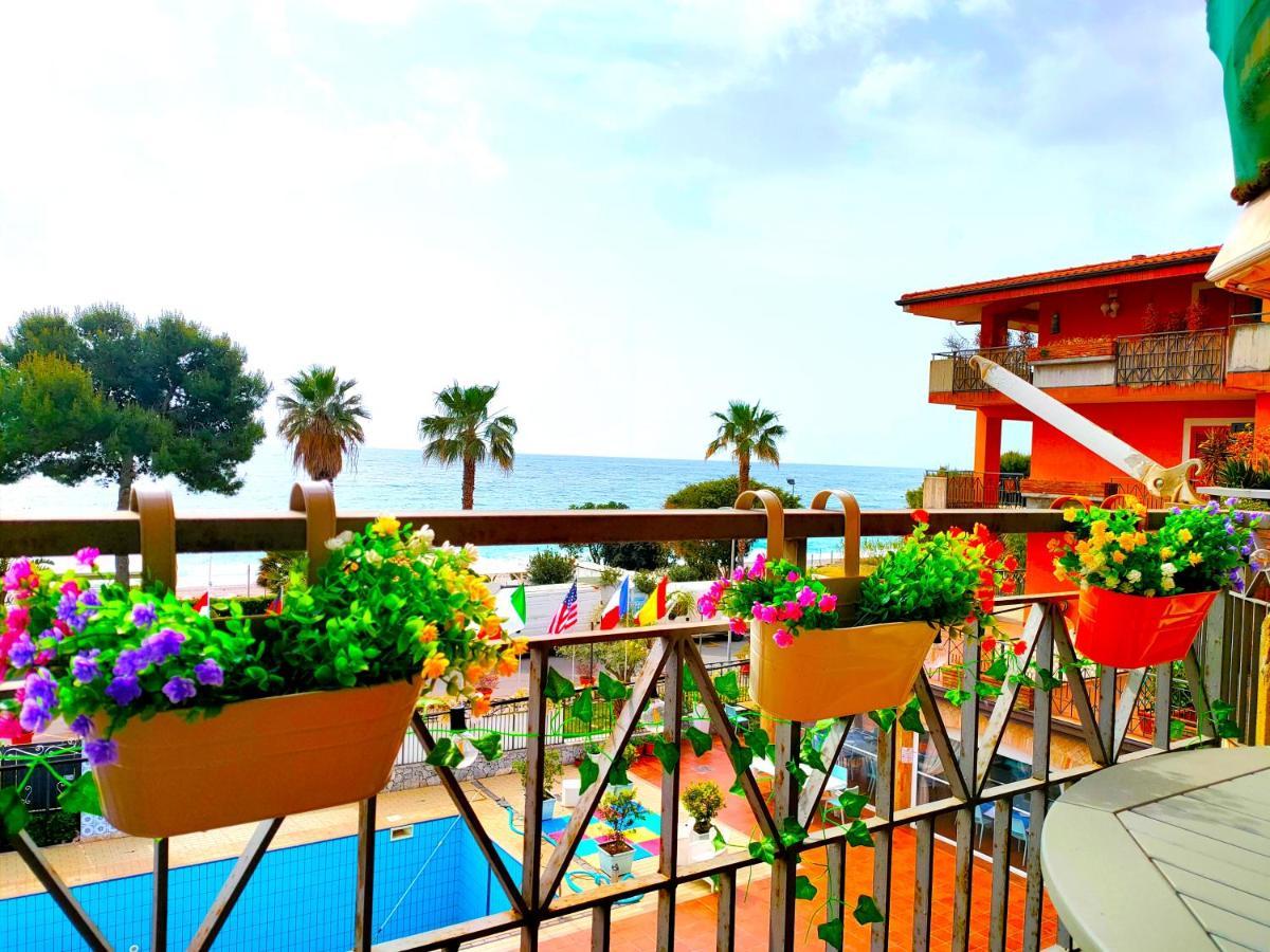 Апартаменты Taormina By The Sea Маццео Экстерьер фото