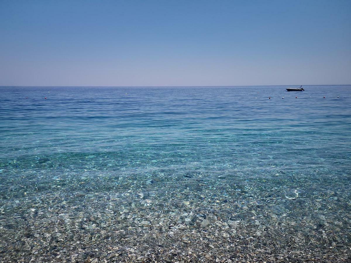 Апартаменты Taormina By The Sea Маццео Экстерьер фото