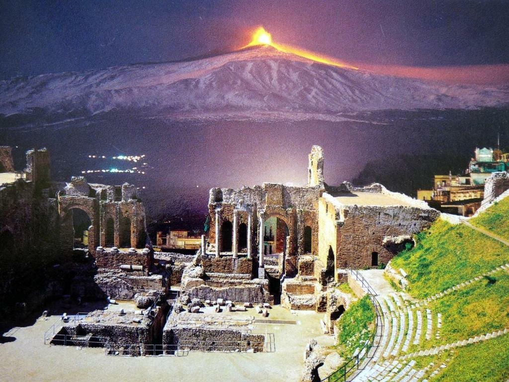 Апартаменты Taormina By The Sea Маццео Экстерьер фото