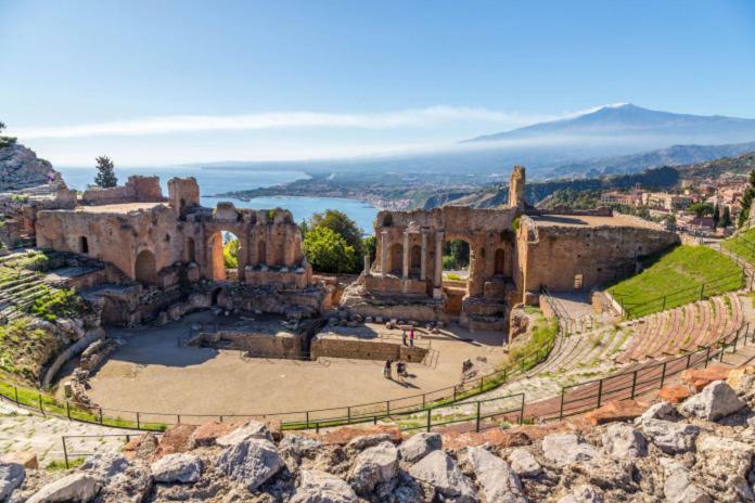 Апартаменты Taormina By The Sea Маццео Экстерьер фото