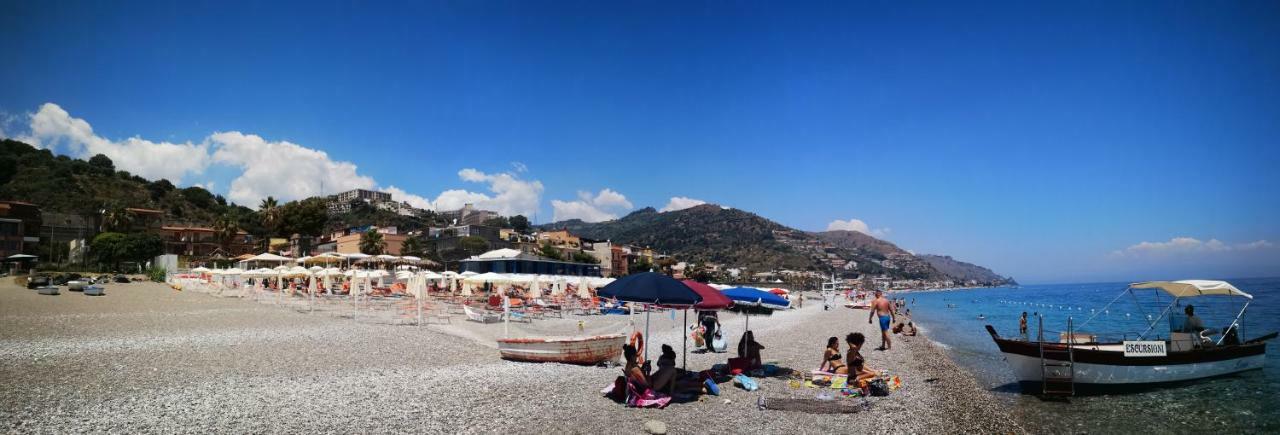 Апартаменты Taormina By The Sea Маццео Экстерьер фото